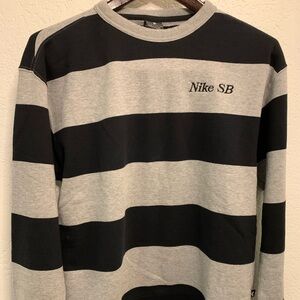 Nike SB crew neck